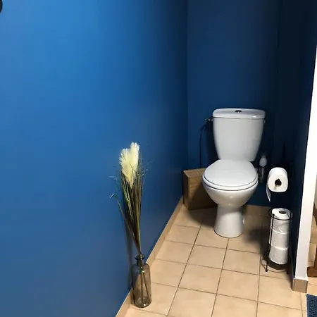 24h Du Mans Bed & Breakfast *